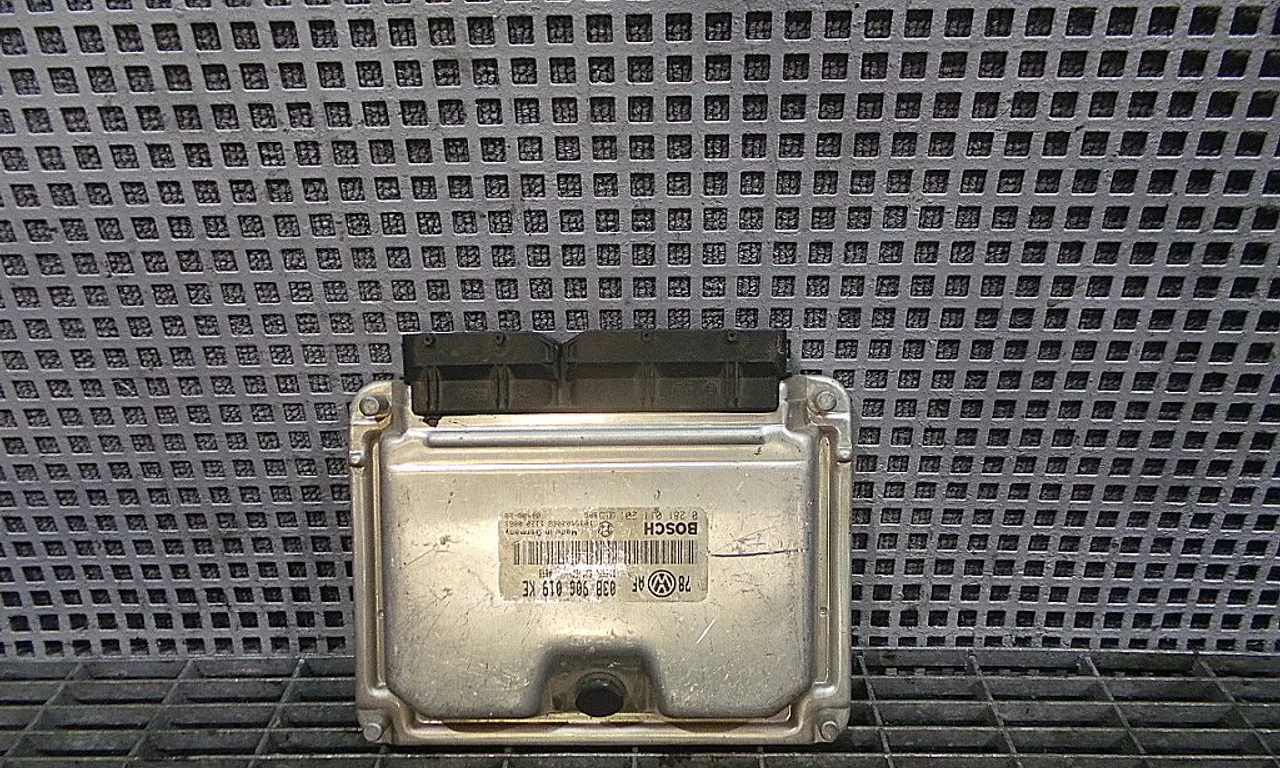 CALCULATOR MOTOR SKODA SUPERB I 2001-2008