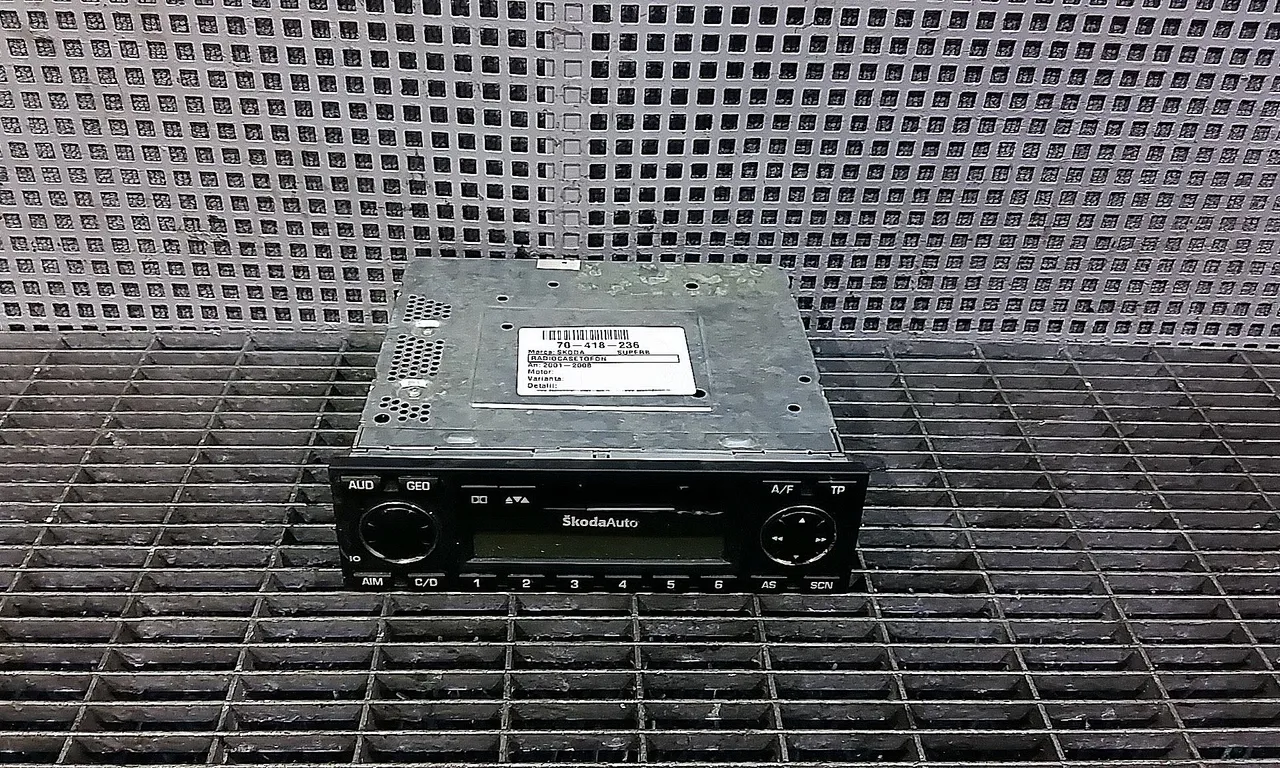 RADIOCASETOFON SKODA SUPERB I 2001-2008