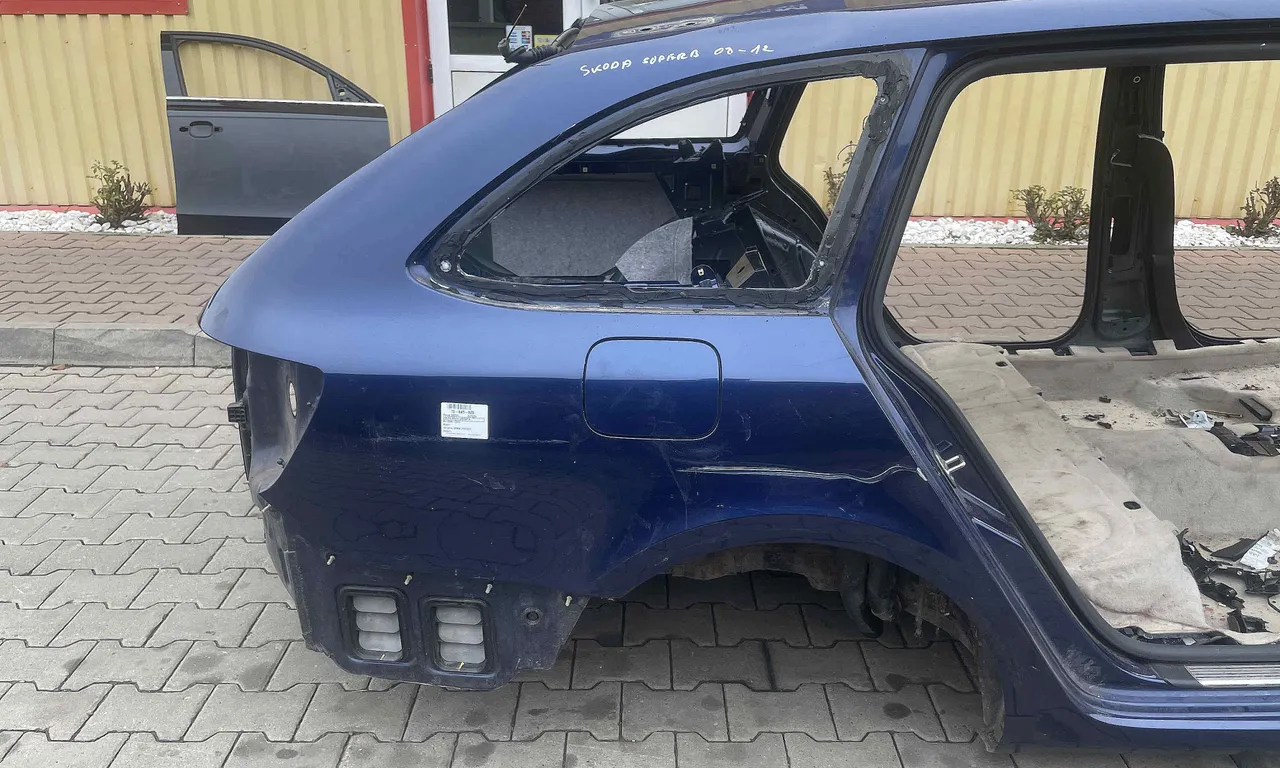 ARIPA SPATE DREAPTA SKODA SUPERB II 2008-2015