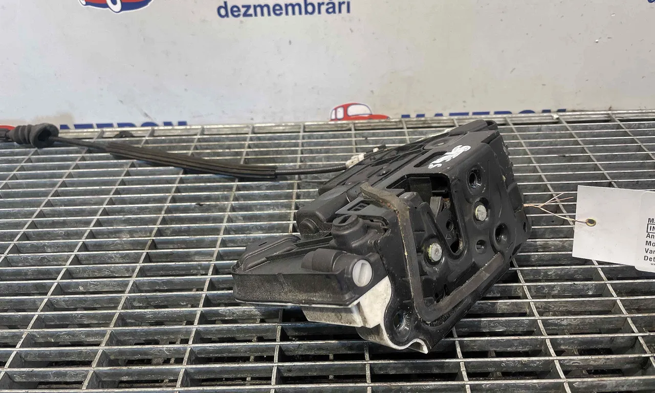 INCUIETOARE USA SPATE STANGA SKODA SUPERB II 2008-2015