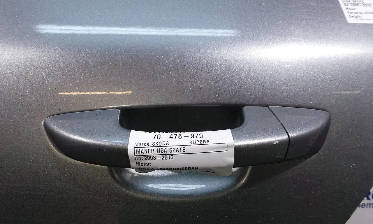 MANER USA SPATE STANGA SKODA SUPERB II 2008-2015
