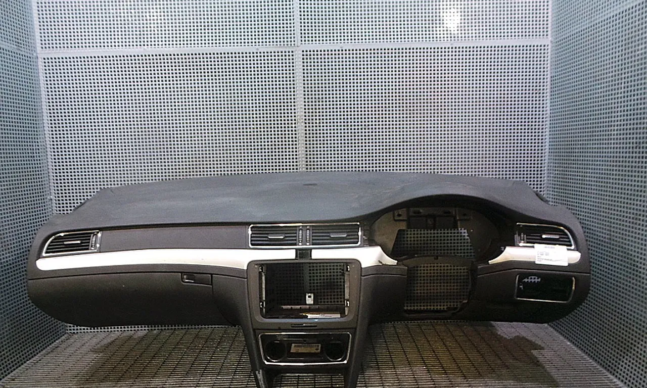 PLANSEU BORD SKODA SUPERB II 2008-2015