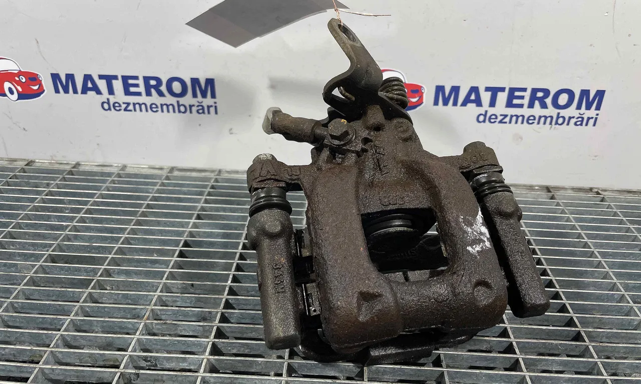 ETRIER SPATE DREAPTA SKODA SUPERB II 2008-2015