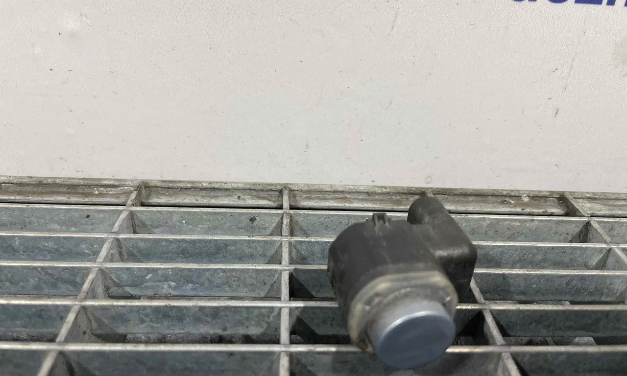 SENZOR PARCARE SPATE SKODA SUPERB II 2008-2015