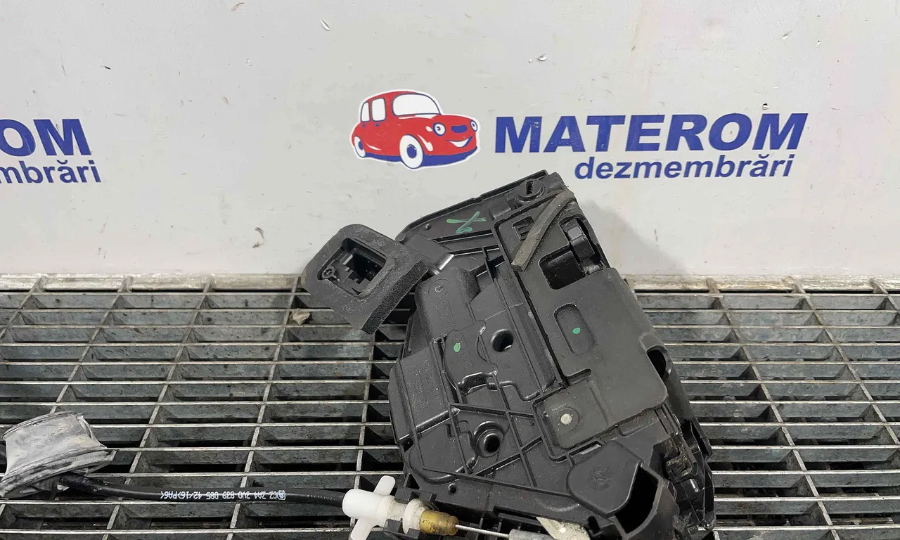 INCUIETOARE USA SPATE DREAPTA SKODA SUPERB III 2015-2024