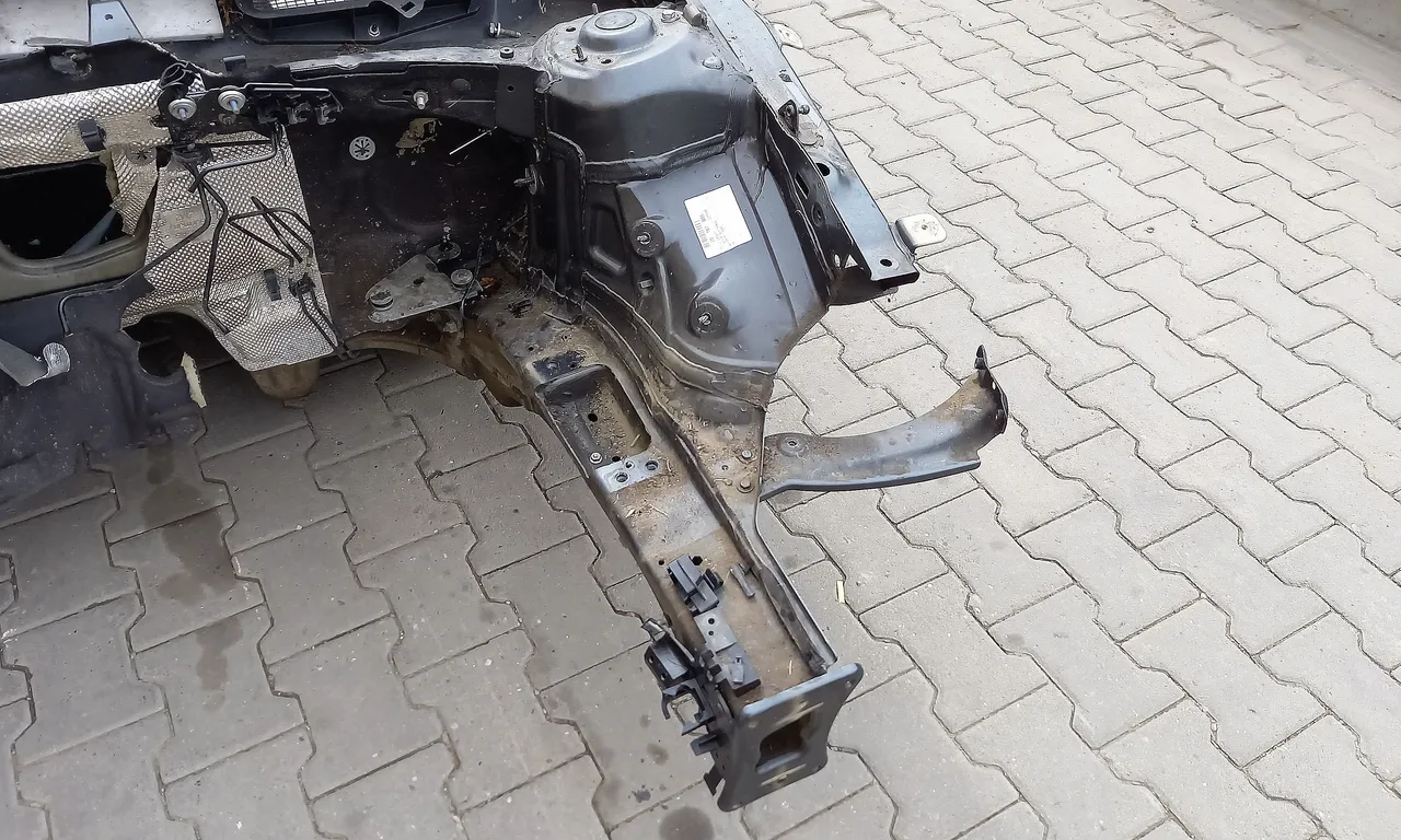 LONJERON STANGA SKODA SUPERB III 2015-2024