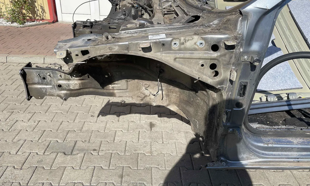 LONJERON STANGA SKODA SUPERB III 2015-2024