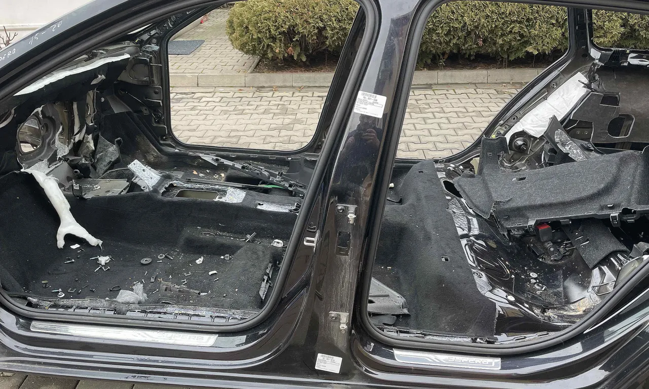 STALP MIJLOC STANGA SKODA SUPERB III 2015-2024