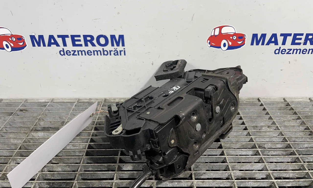 INCUIETOARE USA FATA DREAPTA SKODA SUPERB III 2015-2024