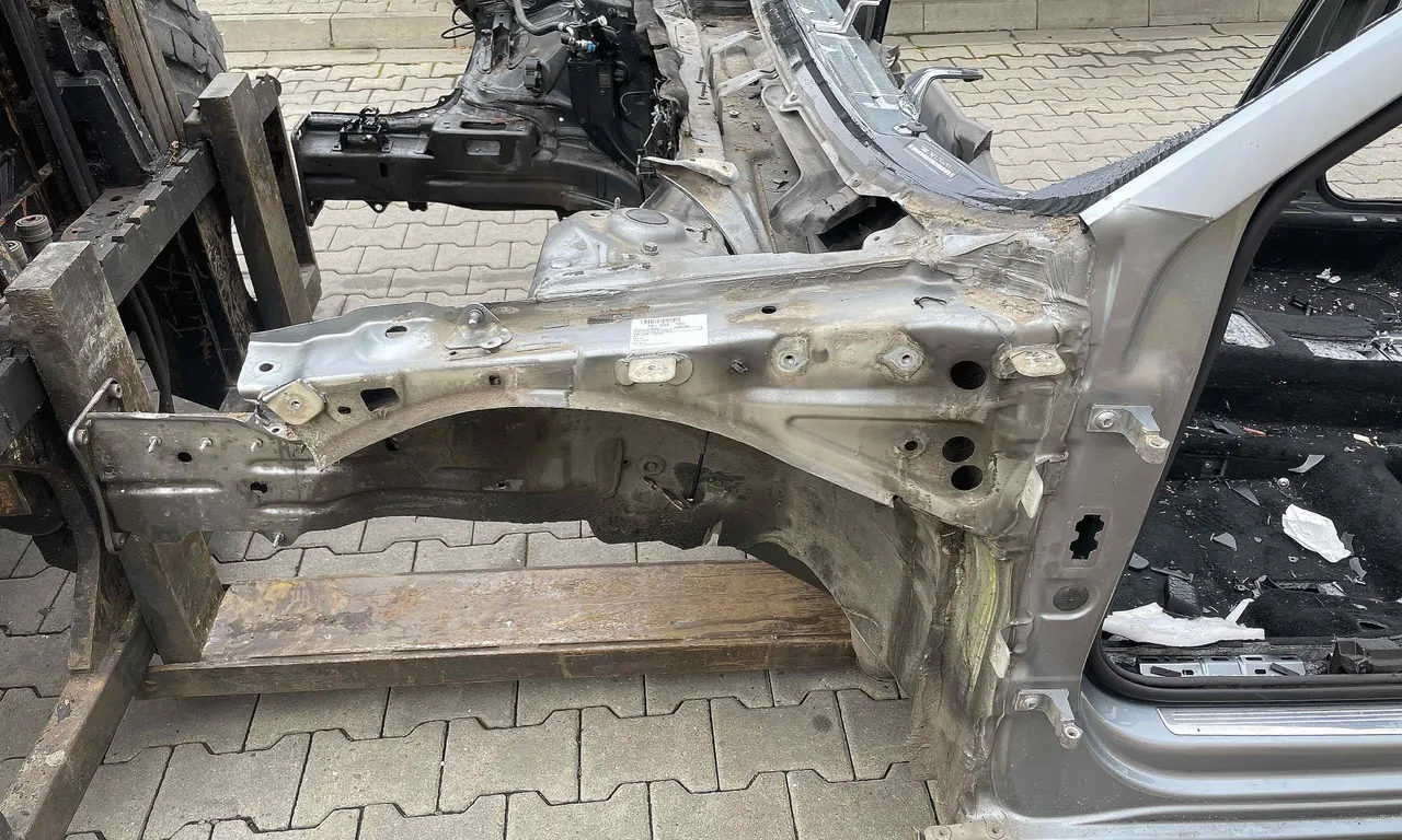 LONJERON STANGA SKODA SUPERB III 2015-2024
