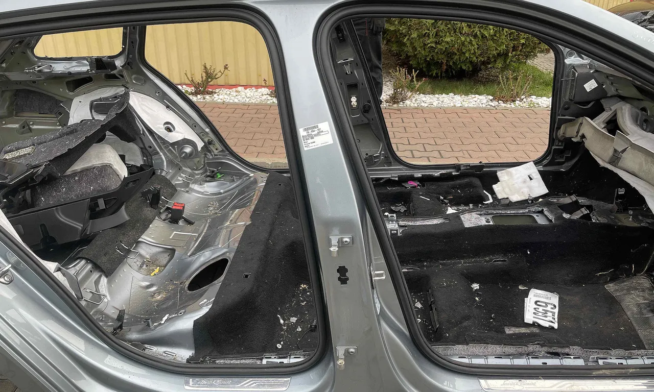 STALP MIJLOC DREAPTA SKODA SUPERB III 2015-2024