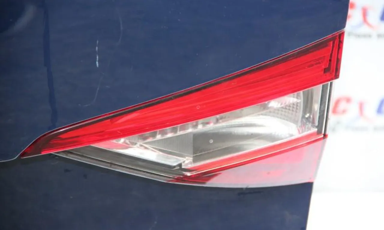 Stop dreapta haion SKODA SUPERB III 2015-2024