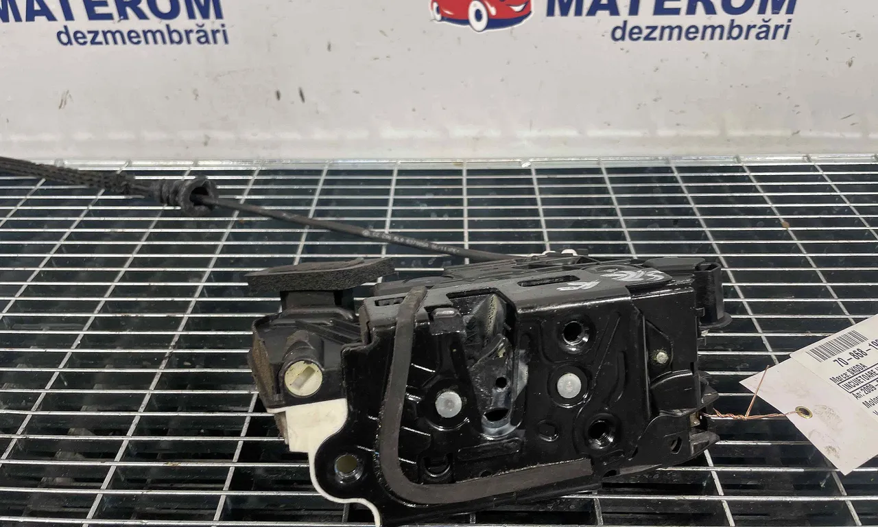 INCUIETOARE USA FATA STANGA SKODA YETI 2009-2017