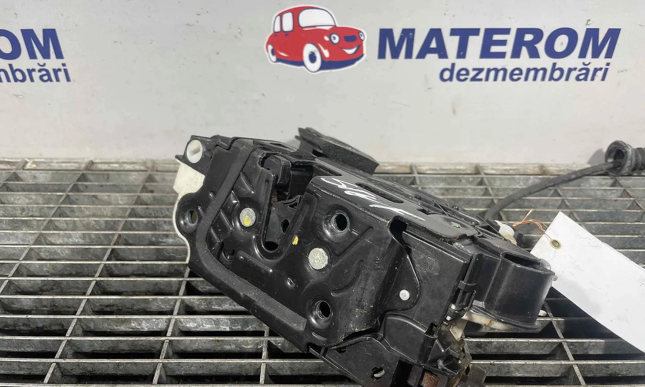 INCUIETOARE USA FATA STANGA SKODA YETI 2009-2017