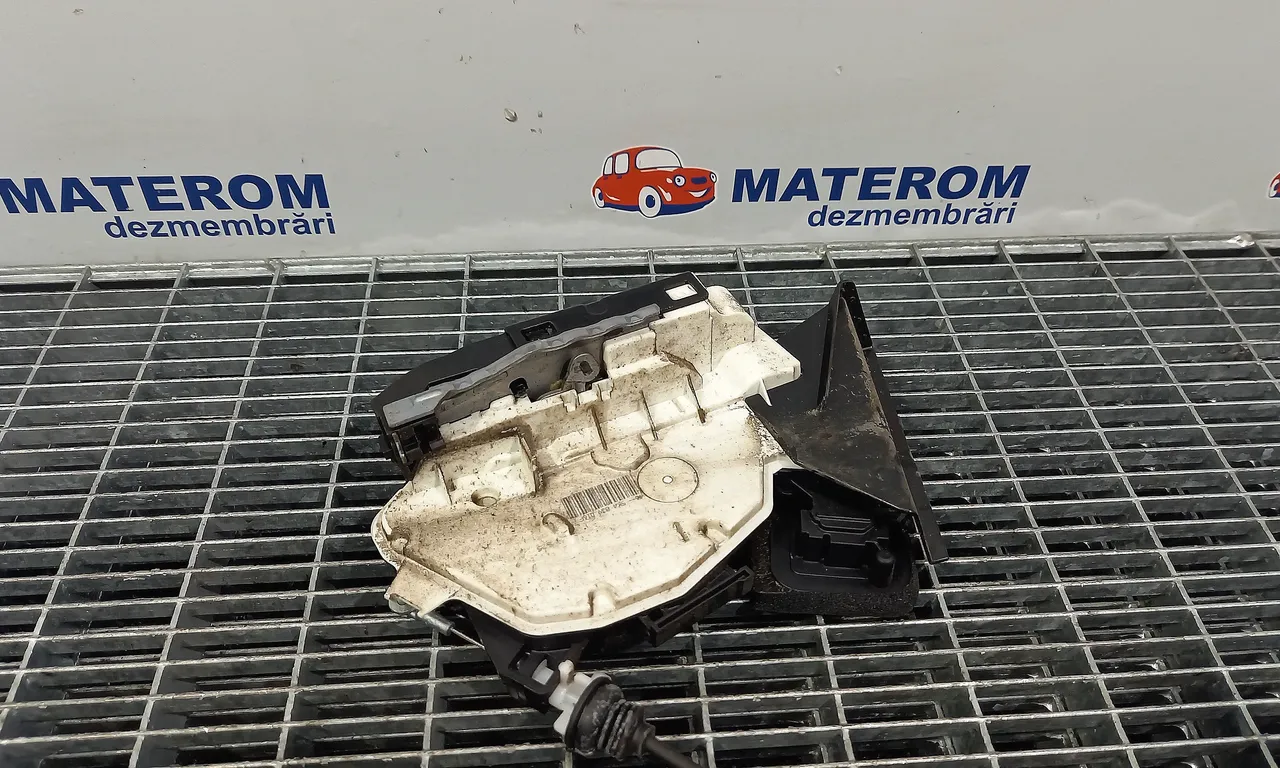 INCUIETOARE USA SPATE DREAPTA SKODA YETI 2009-2017