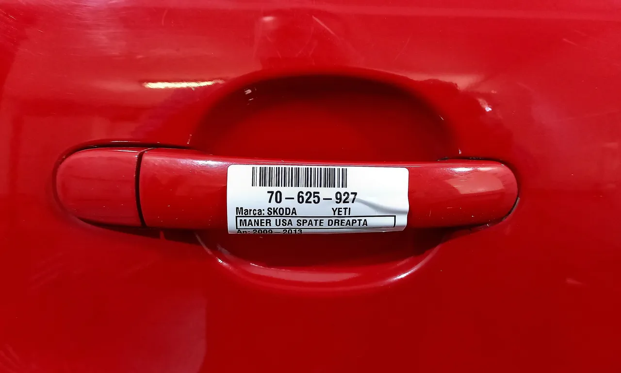 MANER USA SPATE DREAPTA SKODA YETI 2009-2017