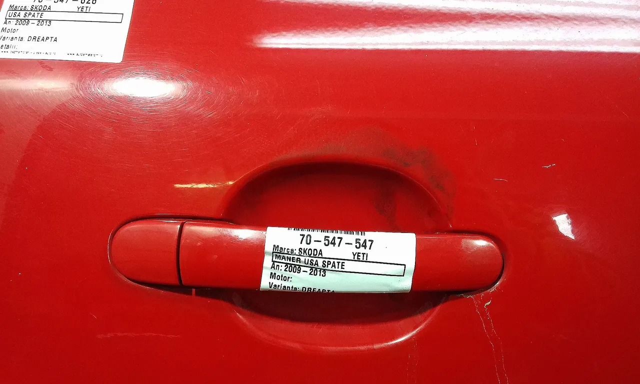 MANER USA SPATE DREAPTA SKODA YETI 2009-2017