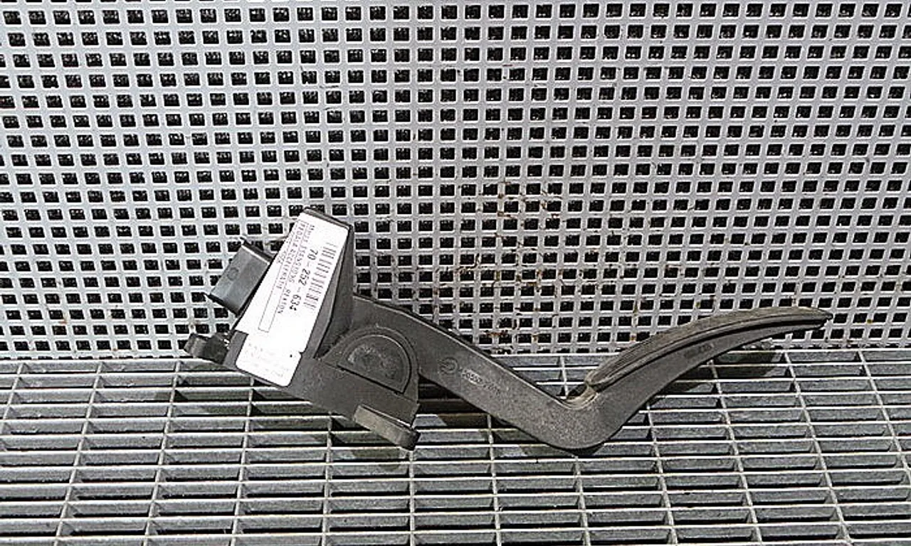 PEDALA ACCELERATIE SSANGYONG REXTON / REXTON II 2002-2006