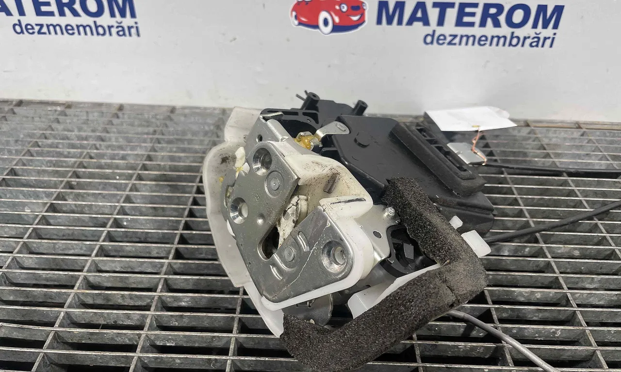 INCUIETOARE USA FATA DREAPTA SUBARU LEGACY V 2009-2012