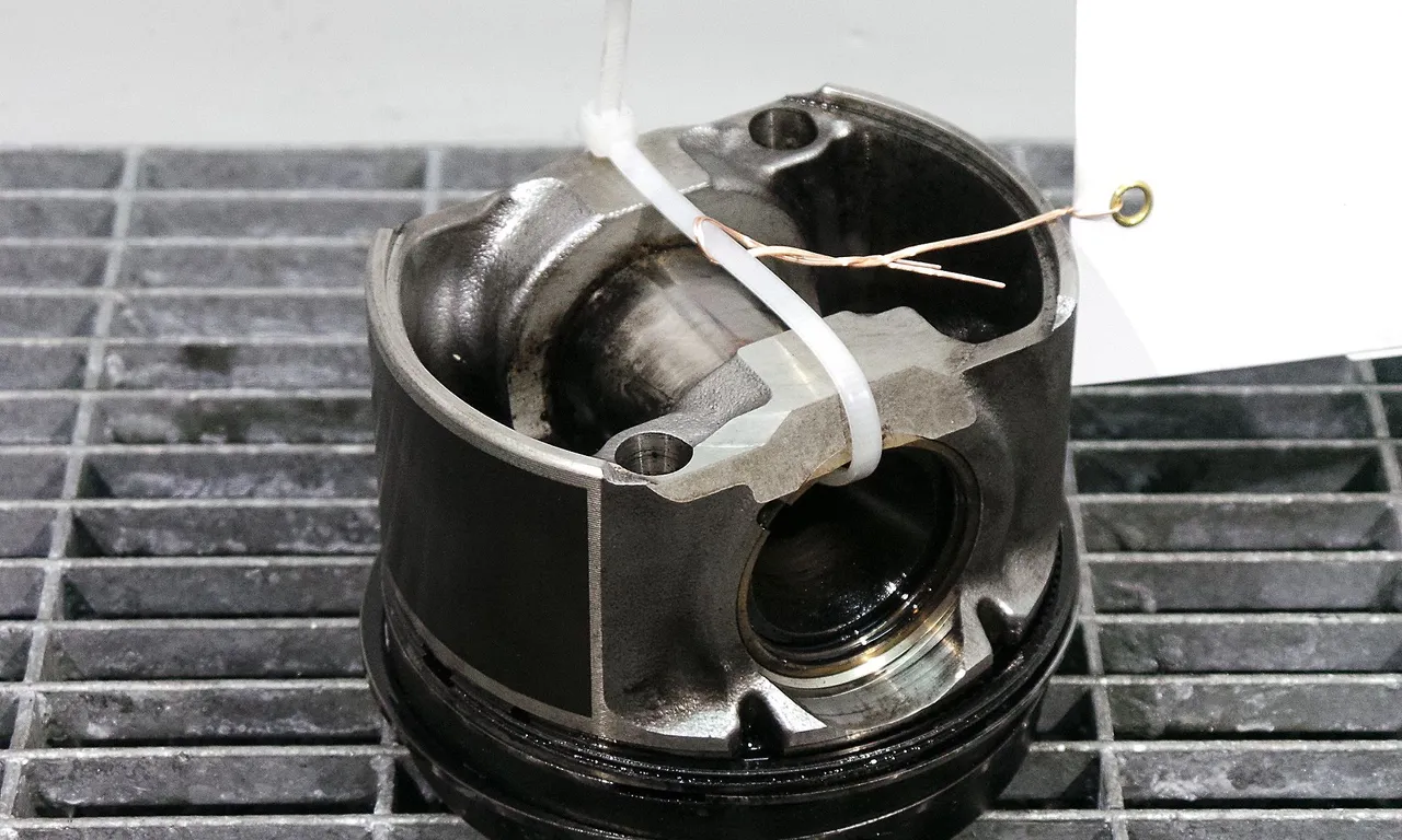 PISTON SUBARU OUTBACK 2003-2010