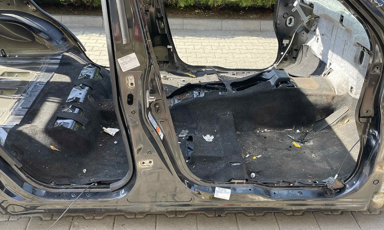 PRAG DREAPTA SUZUKI GRAND VITARA II 2005-2009