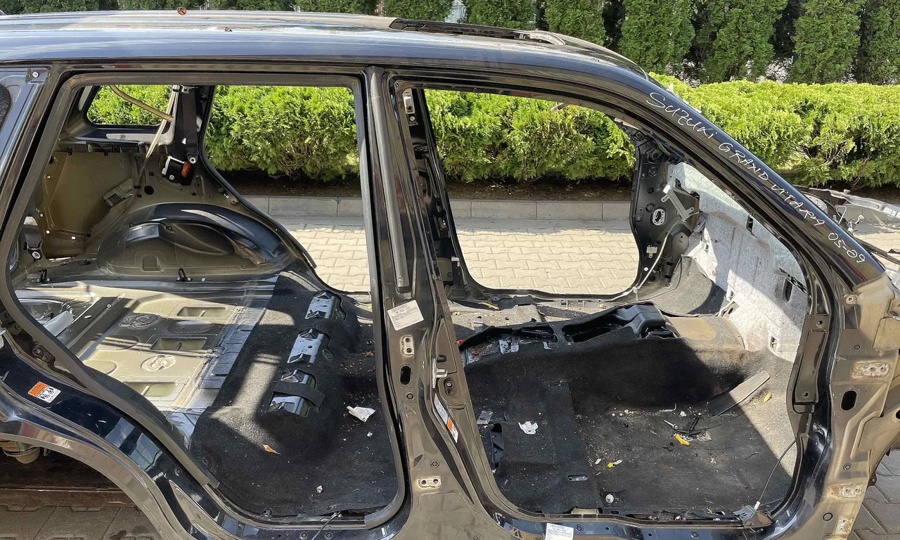 STALP MIJLOC DREAPTA SUZUKI GRAND VITARA II 2005-2009
