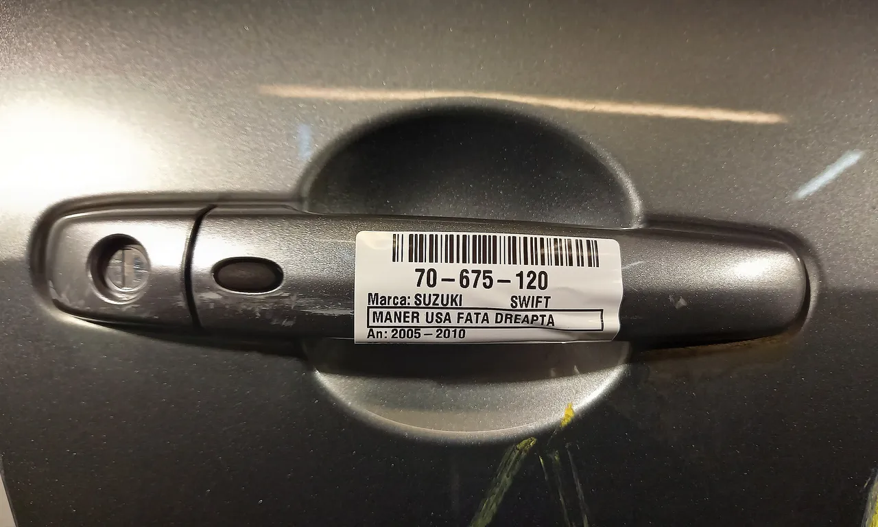 MANER USA FATA DREAPTA SUZUKI SWIFT III 2005-2010
