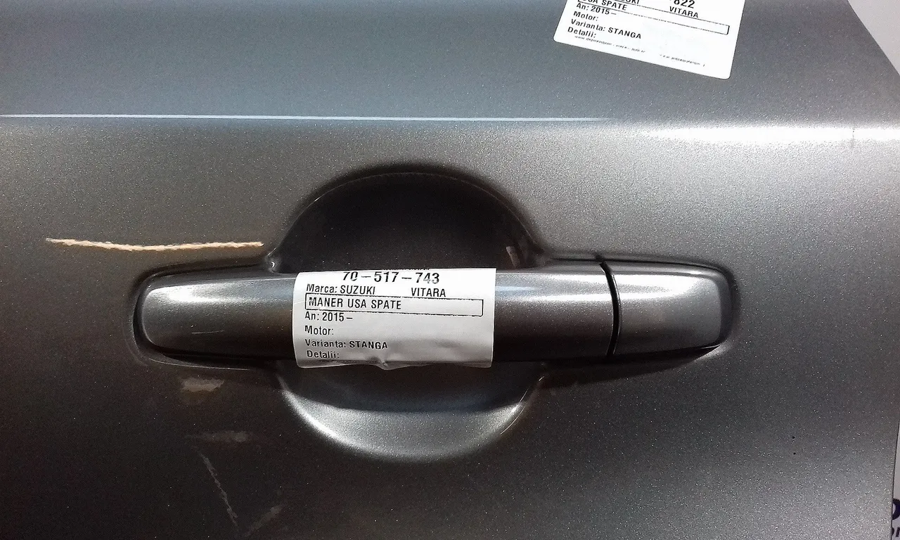 MANER USA SPATE STANGA SUZUKI VITARA 2015-2018
