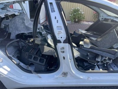 STALP MIJLOC DREAPTA TESLA MODEL 3 EV 2017-2023 oe 1080020S0B, vedere frontata