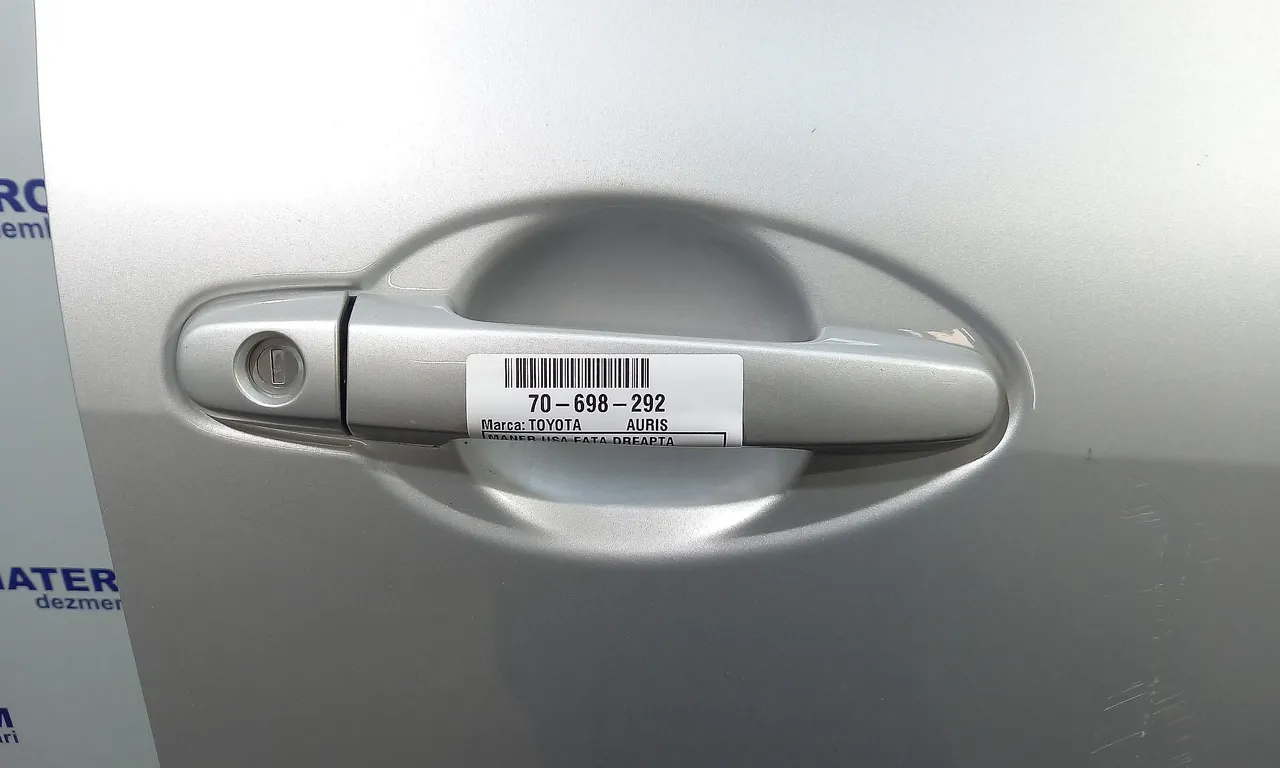 MANER USA FATA DREAPTA TOYOTA AURIS 2006-2013