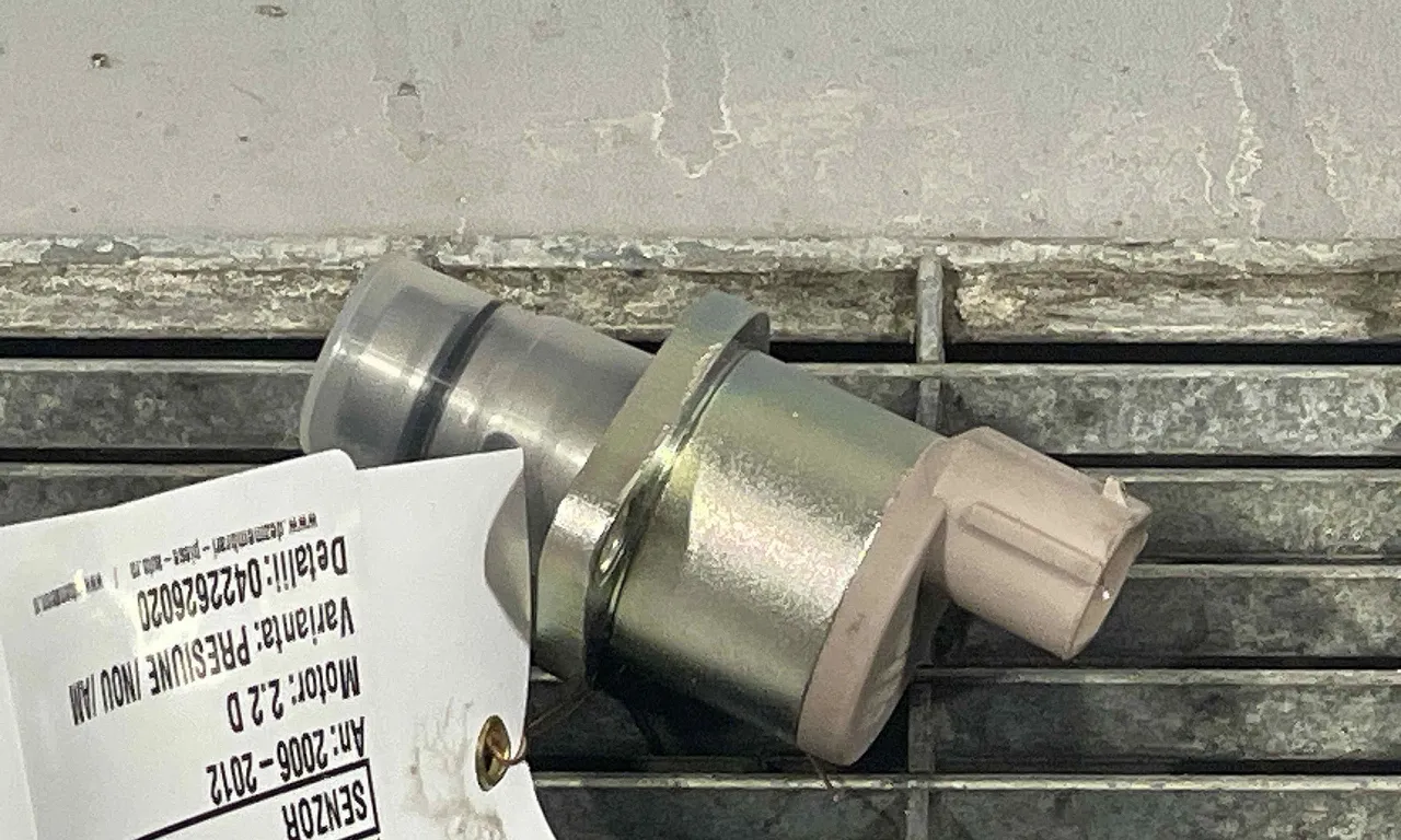 SENZOR PRESIUNE ULEI TOYOTA AURIS 2006-2013