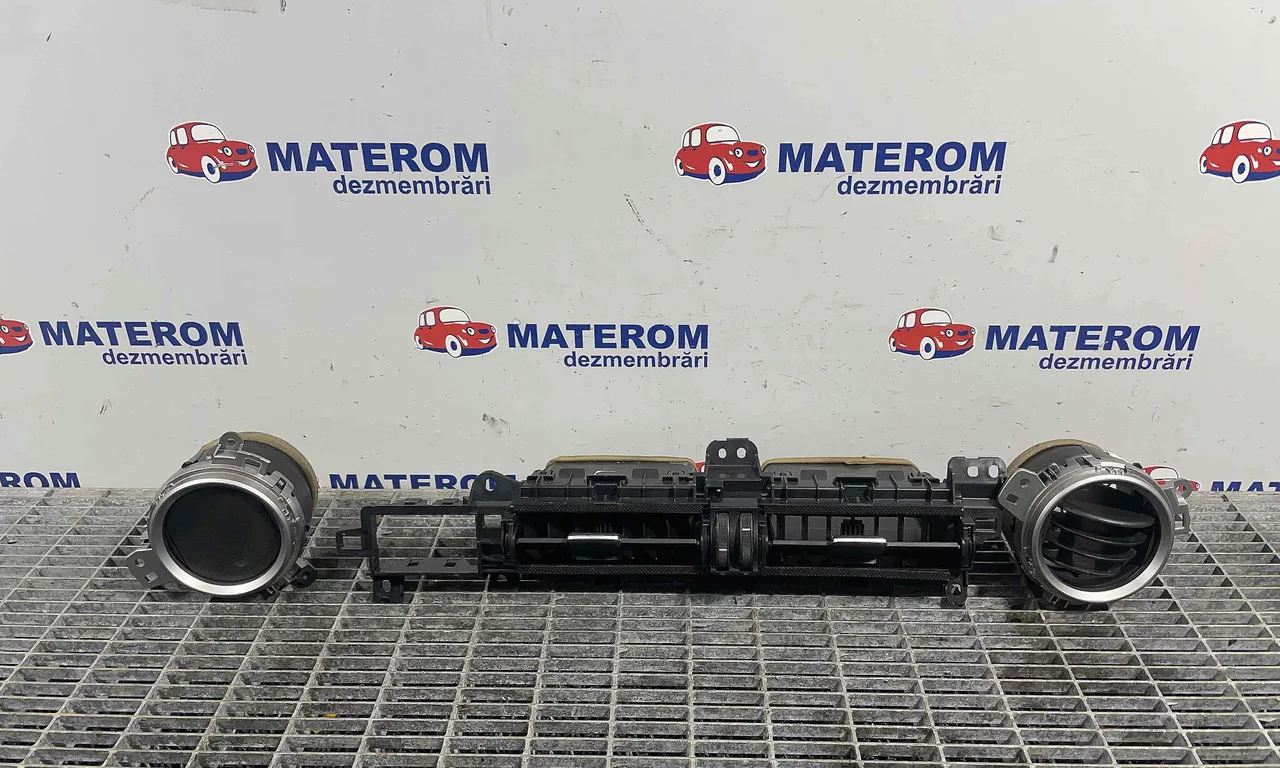GRILA BORD TOYOTA AURIS 2012-2019