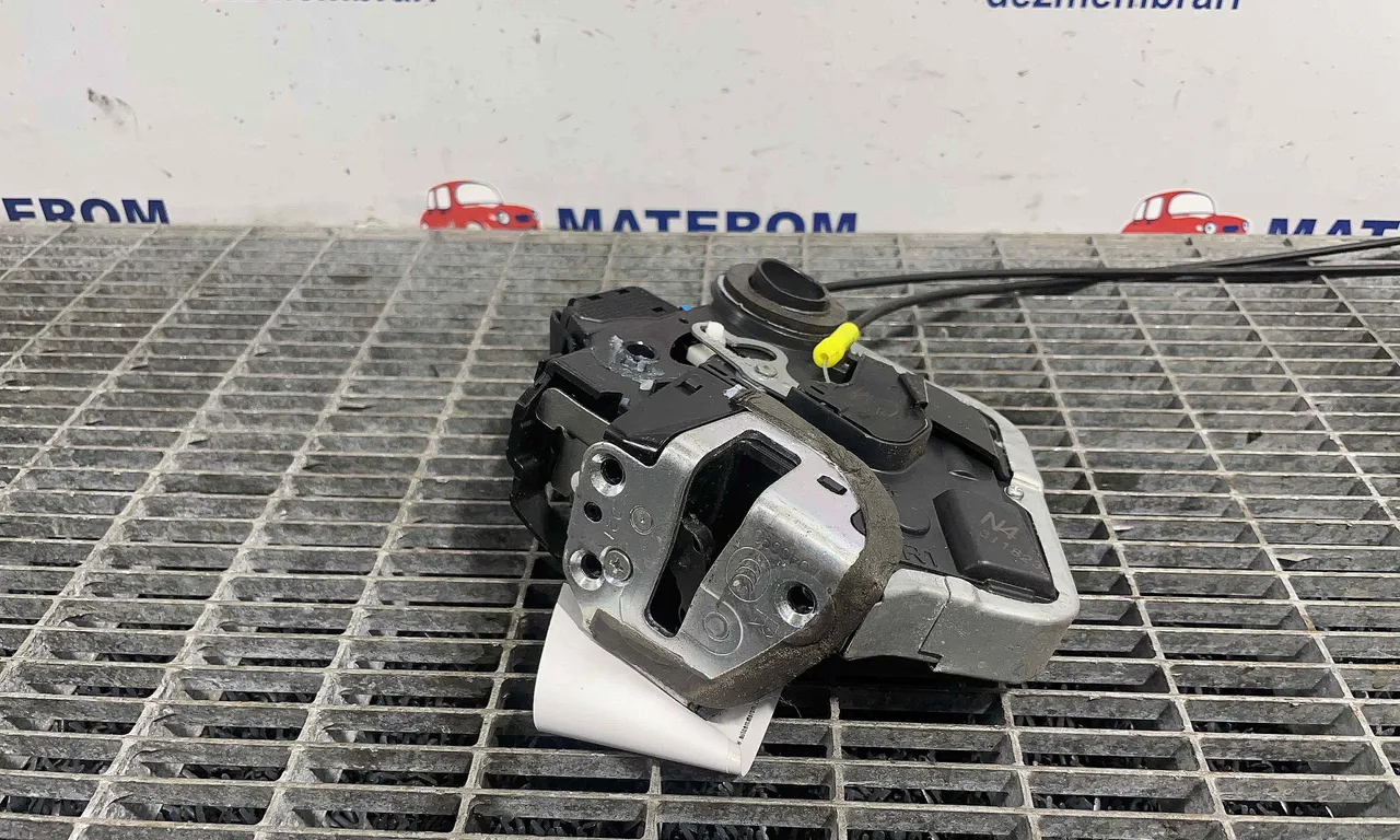 INCUIETOARE USA SPATE DREAPTA TOYOTA AURIS 2012-2019