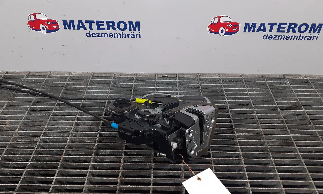 INCUIETOARE USA SPATE DREAPTA TOYOTA AURIS 2012-2019