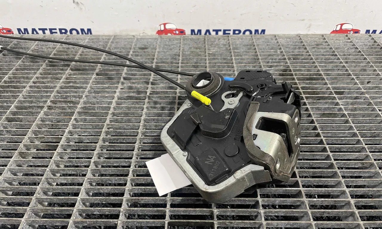 INCUIETOARE USA SPATE STANGA TOYOTA AURIS 2012-2019