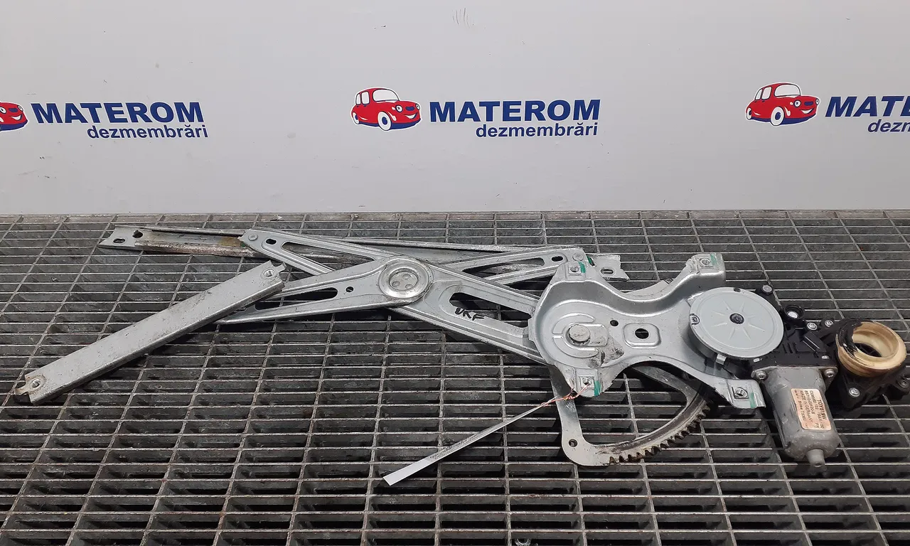 MACARA USA FATA DREAPTA TOYOTA AURIS 2012-2019