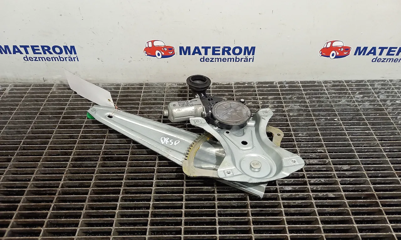MACARA USA SPATE DREAPTA TOYOTA AURIS 2012-2019