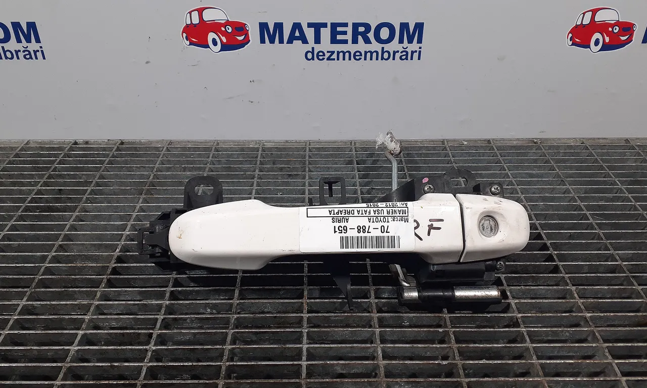 MANER USA FATA DREAPTA TOYOTA AURIS 2012-2019