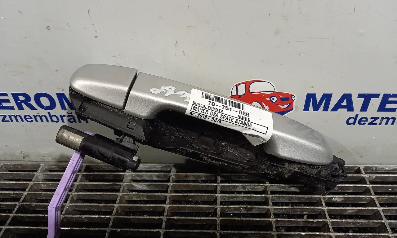 MANER USA SPATE STANGA TOYOTA AURIS 2012-2019