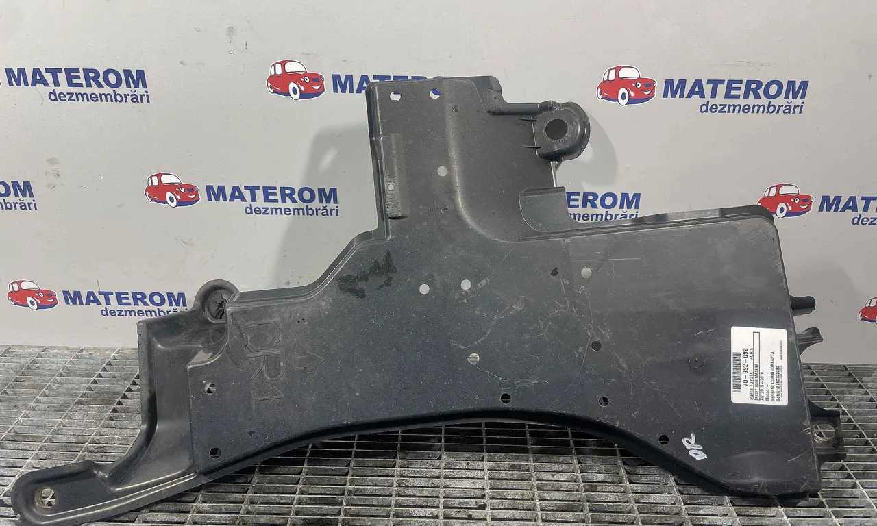 SCUT SUB MASINA TOYOTA AURIS 2012-2019