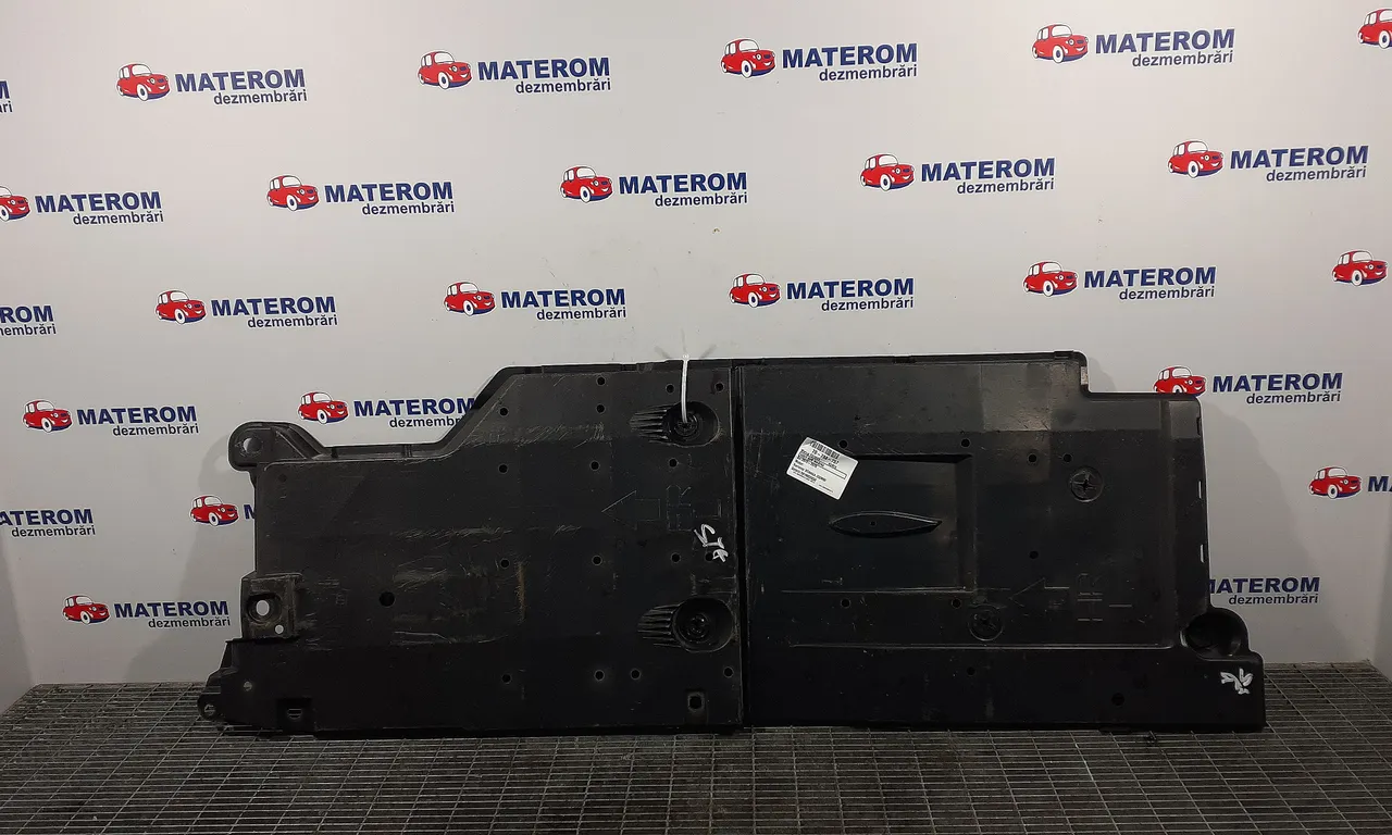 SCUT SUB MASINA TOYOTA AURIS 2012-2019