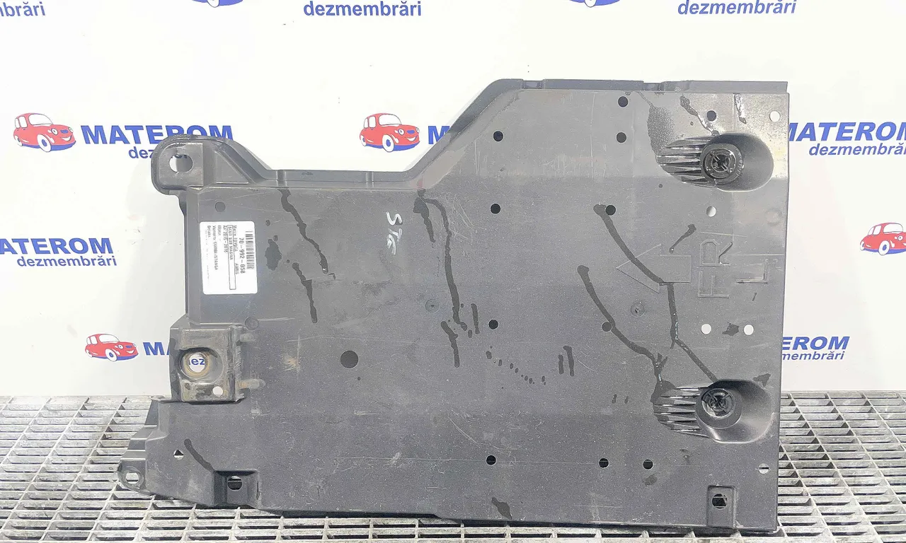 SCUT SUB MASINA TOYOTA AURIS 2012-2019