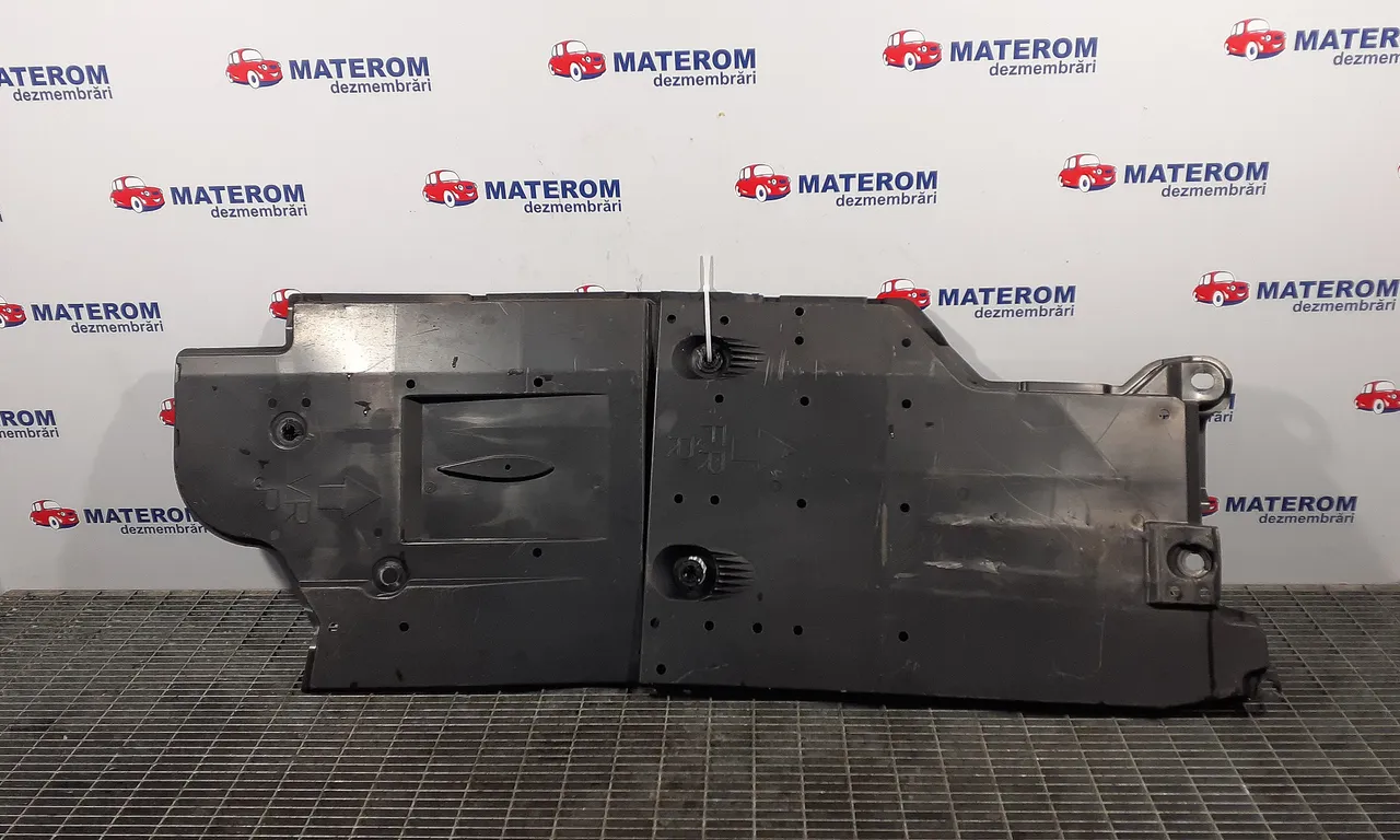 SCUT SUB MASINA TOYOTA AURIS 2012-2019