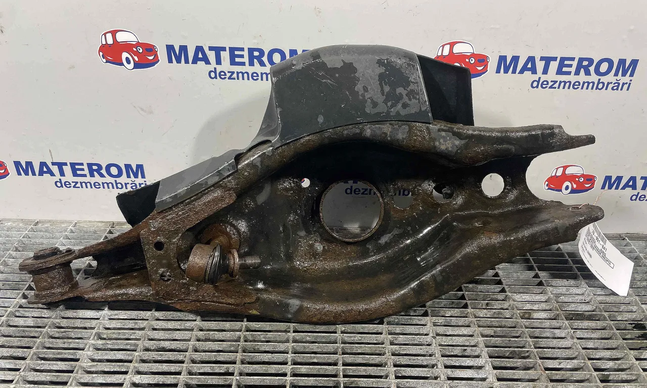 BRAT SPATE INFERIOR DREAPTA TOYOTA AURIS 2012-2019