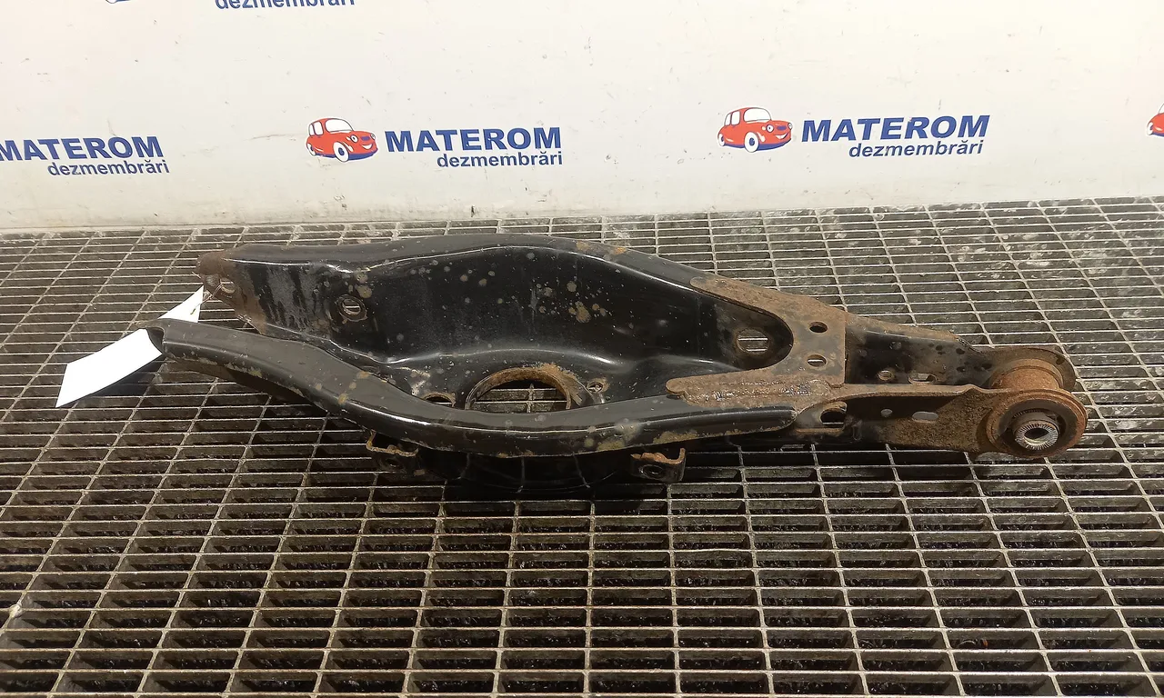 BRAT SPATE INFERIOR DREAPTA TOYOTA AURIS 2012-2019