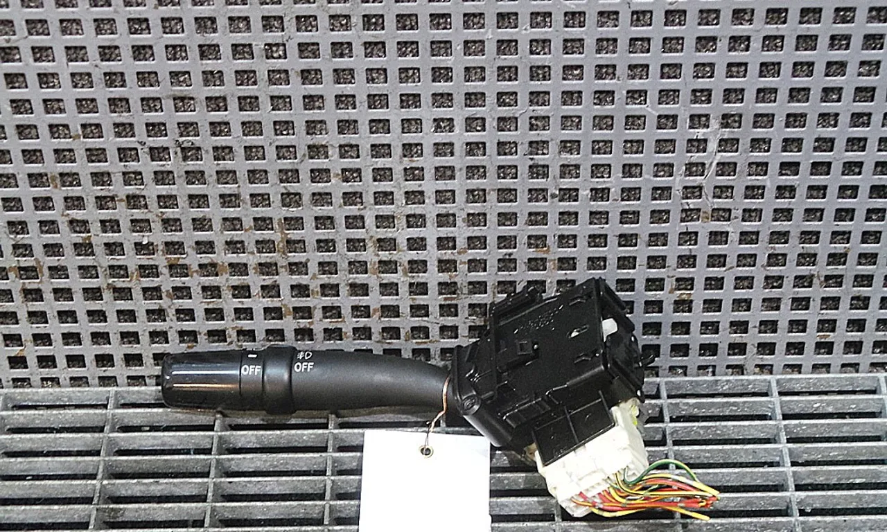 BLOC SEMNALIZARE TOYOTA AVENSIS 2003-2008