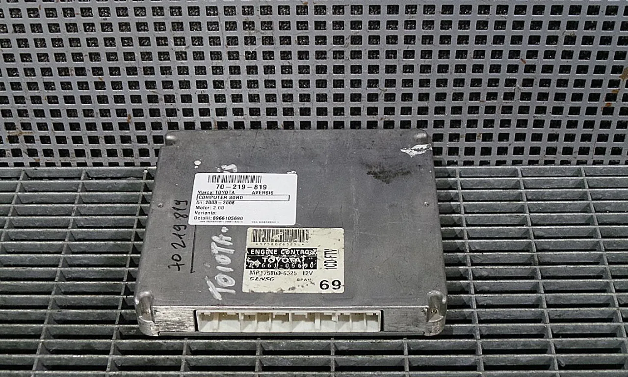 CALCULATOR MOTOR TOYOTA AVENSIS 2003-2008