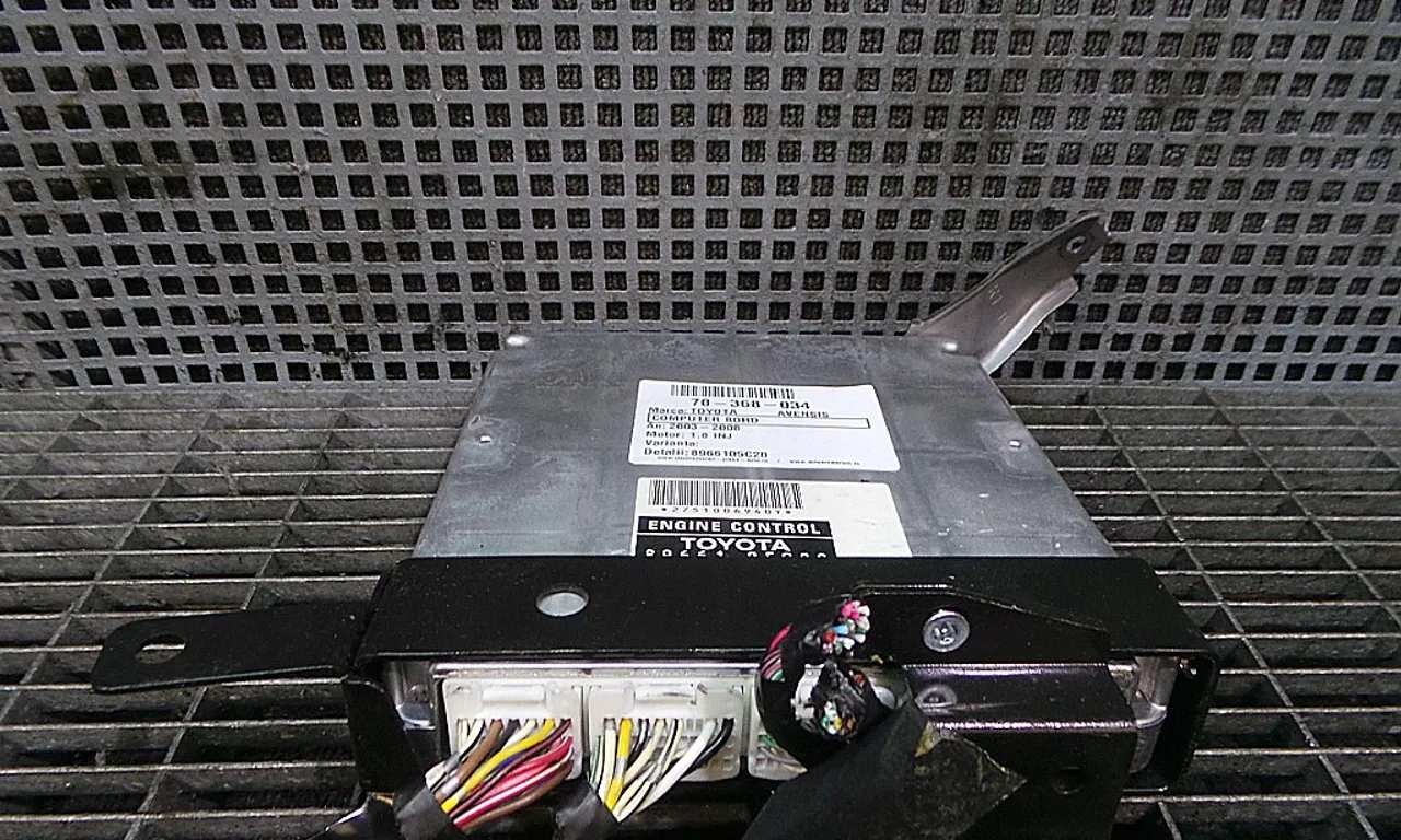CALCULATOR MOTOR TOYOTA AVENSIS 2003-2008