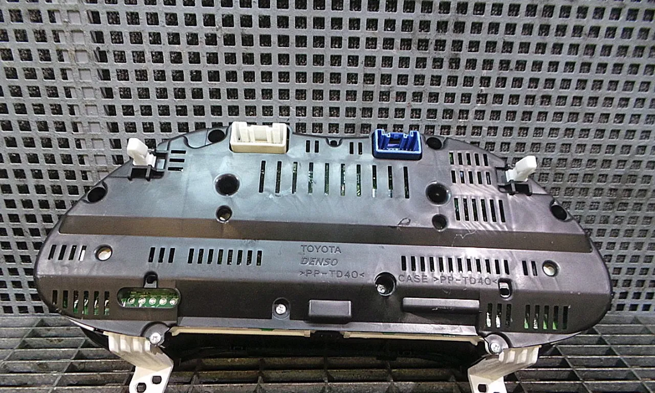 CEAS BORD TOYOTA AVENSIS 2003-2008