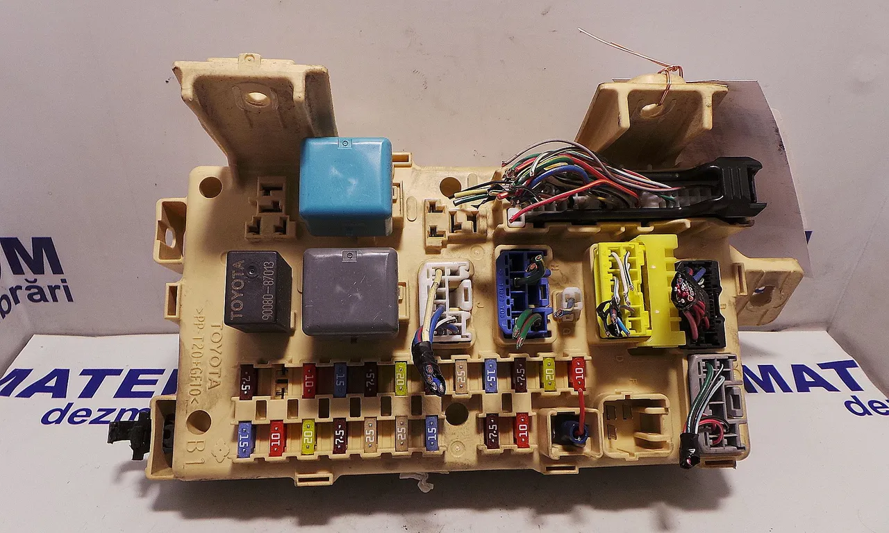 MODUL CONFORT TOYOTA AVENSIS 2003-2008